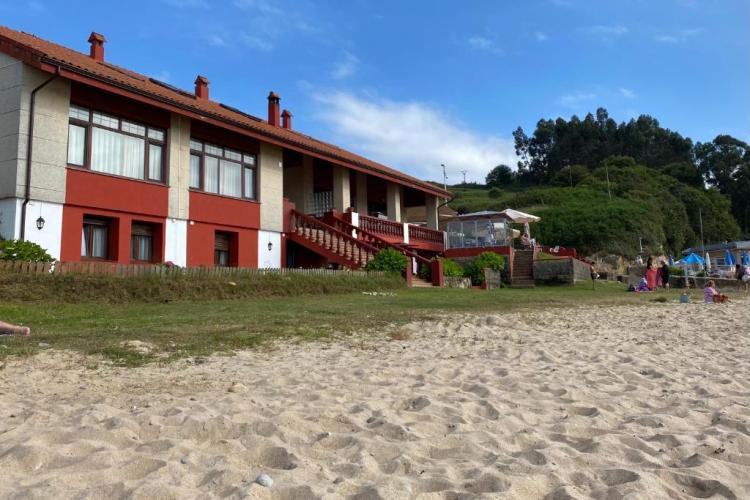 Situado en primera linea de playa 