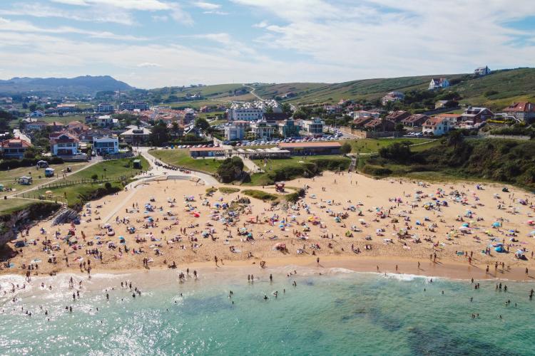 Restaurante el Peñón CQ desde la costa cántabra