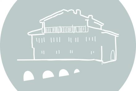 Posada situada al lado del puente medieval que atraviesa La Fuentona. Este puente fue paso obligado del Camino de los foramontanos 